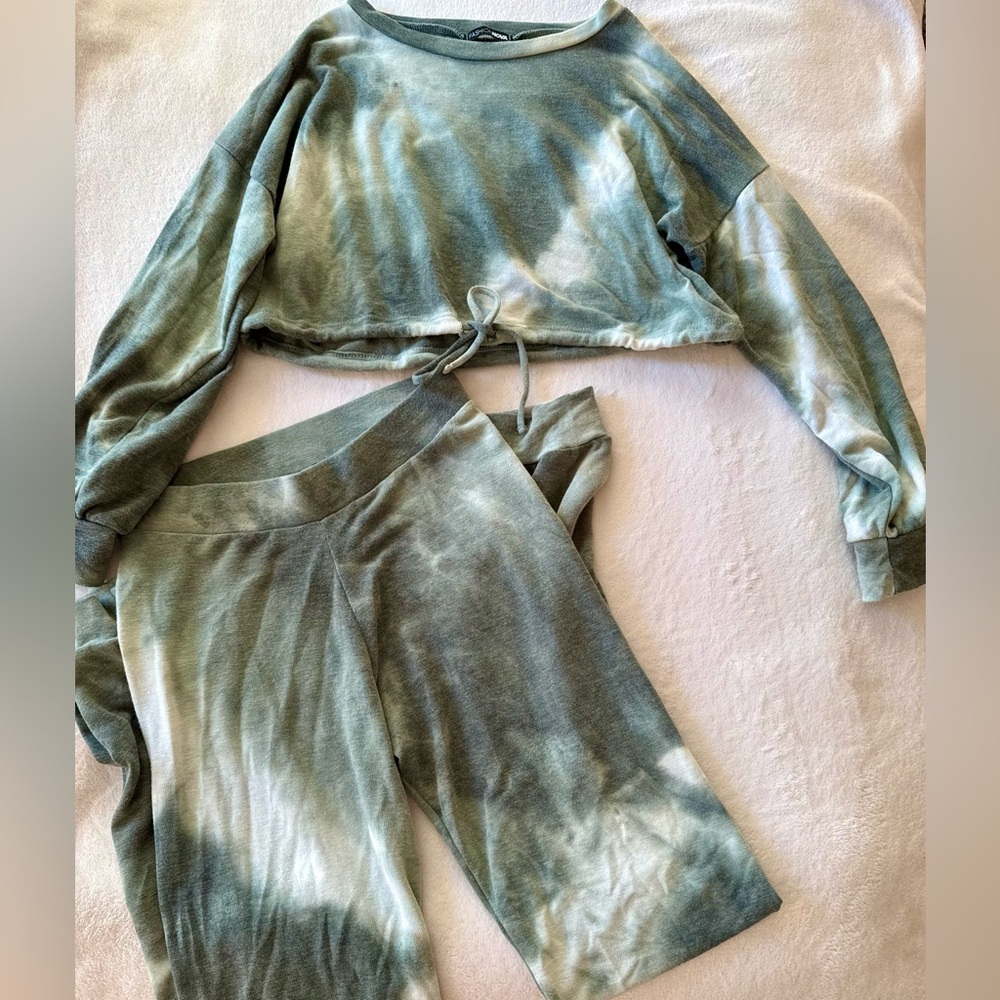 Sage green tie dye matching set- cropped shirt & joggers
